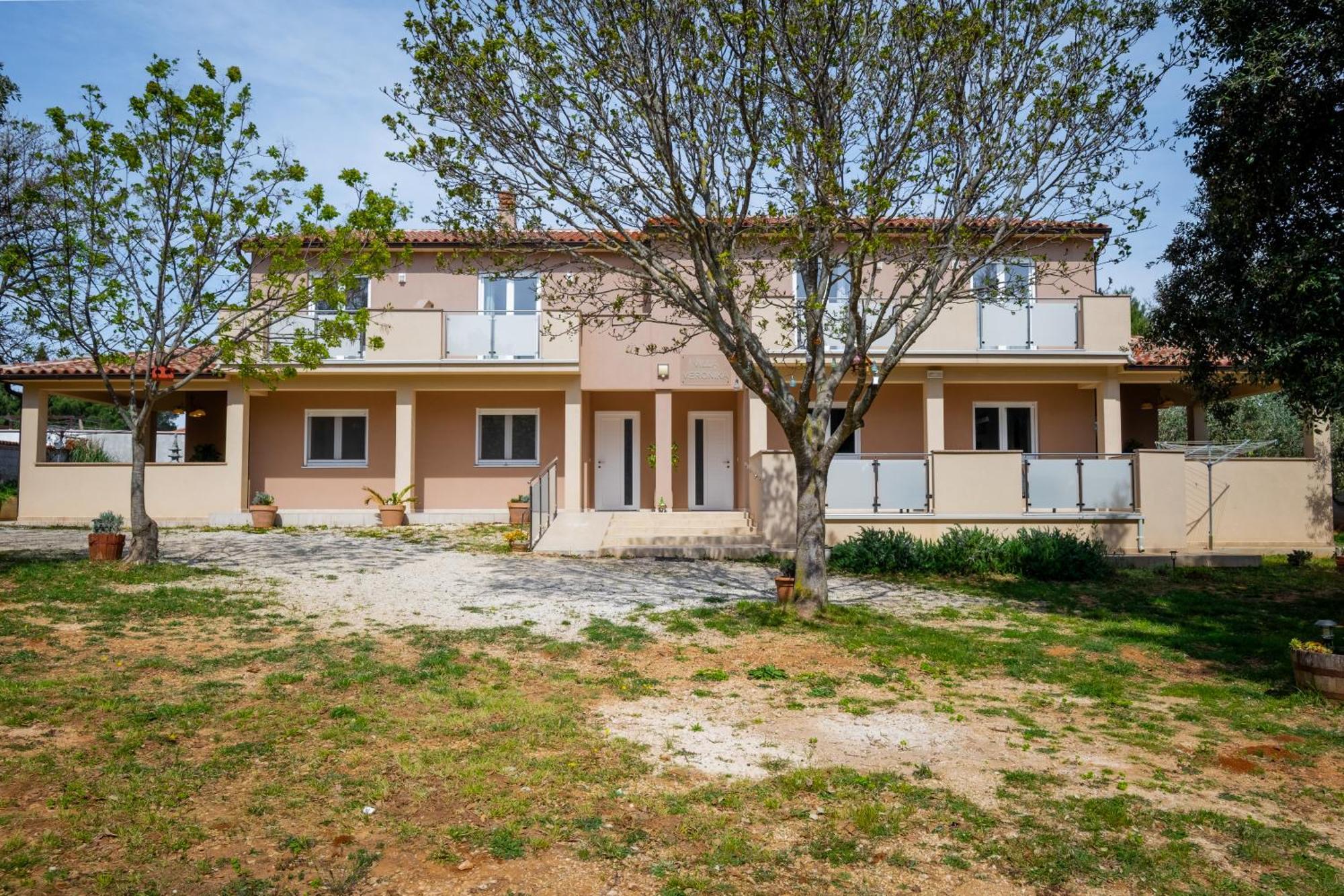 Vila Veronika 2 Pula Bagian luar foto